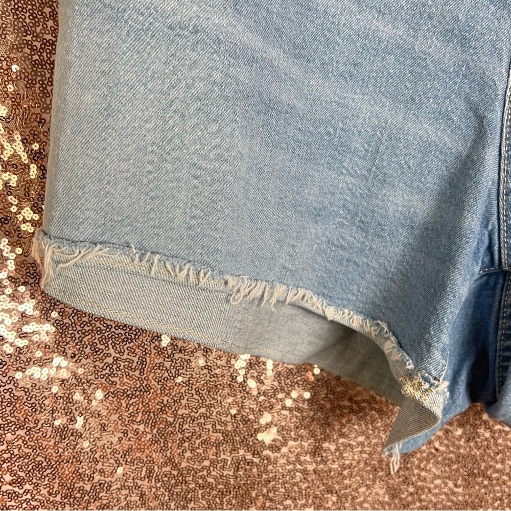 Universal Thread High-Rise 90s Light Blue Cut-Off Denim Shorts Size plus 26 NWT - Picture 3 of 11